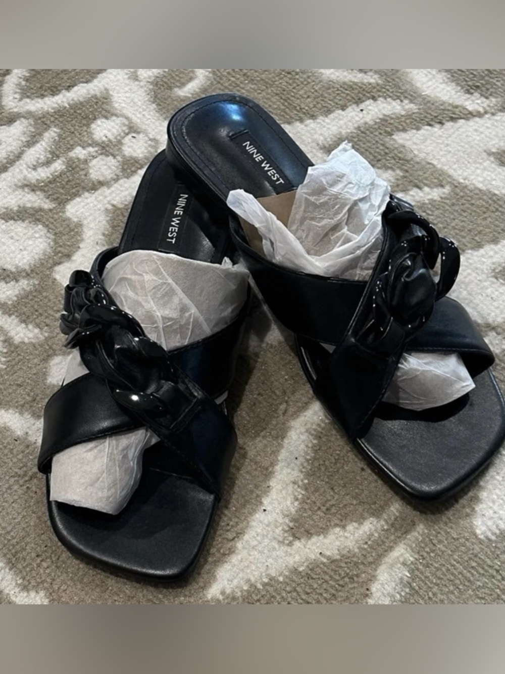 💕 Nine West black slide Flat sandals with flowers design on side  Sz 9 sandals 👡